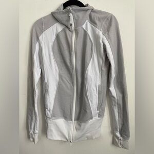 Lululemon Nice Asana Full Zip Long Jacket - Gray White Stripes - US 8